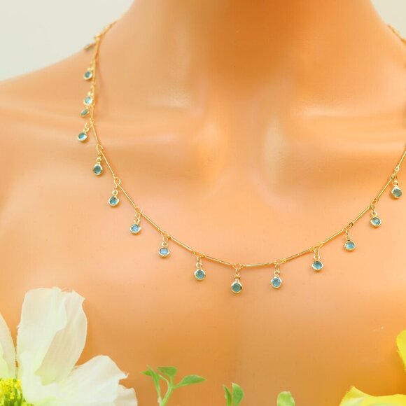 Minimalist Necklace, Sleek & Modern Design, Women’s Fashion, YC110500-N - Picture 3 of 10